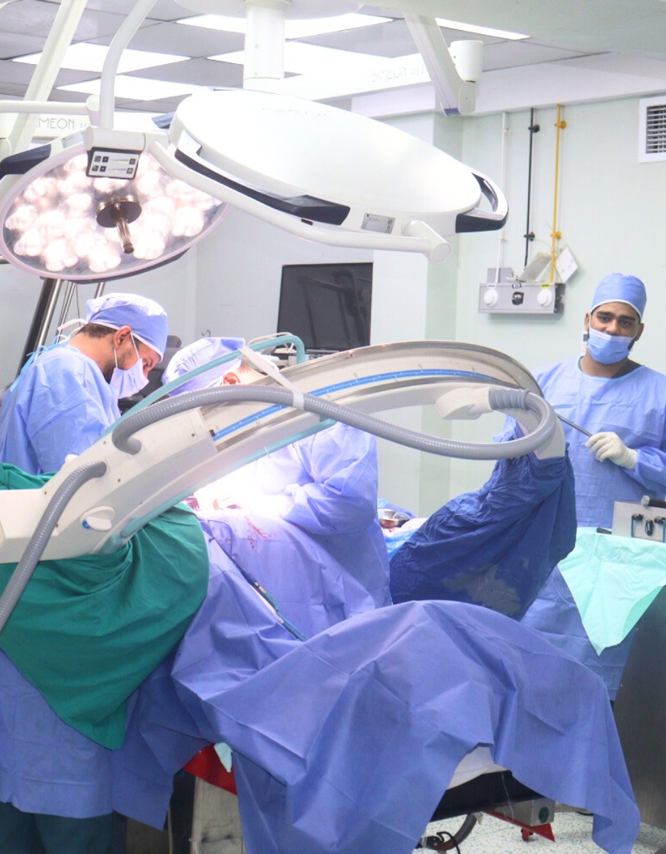 مركز جراحة المخ والاعصاب والعمود الفقرى
